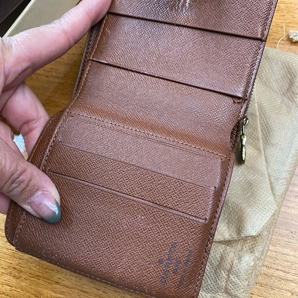 LV Compact Zippe Wallet Monogram Canvas - Picture 13 of 13